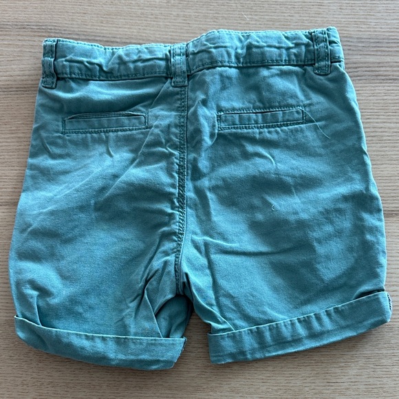 Obaibi - Short - Picture 5 of 6